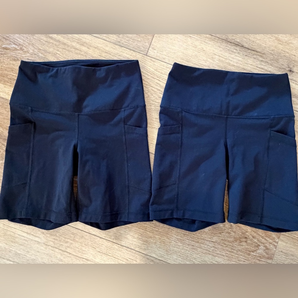 ⭐️4 for $20 Yogalicious Black High-Rise Bike Shorts with Side Pockets